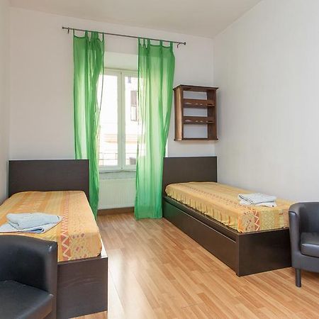 Rental In Rome Santini Apartment Szoba fotó