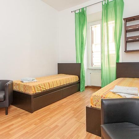 Rental In Rome Santini Apartment Szoba fotó