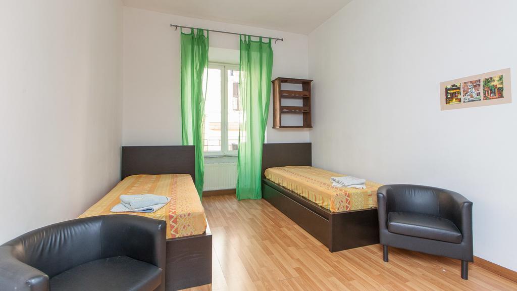 Rental In Rome Santini Apartment Szoba fotó