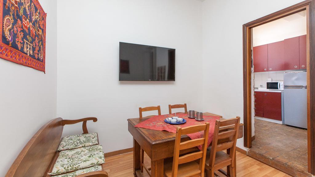 Rental In Rome Santini Apartment Szoba fotó